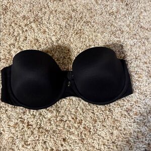 Victoria Secret Black Strapless Bra, plus straps!